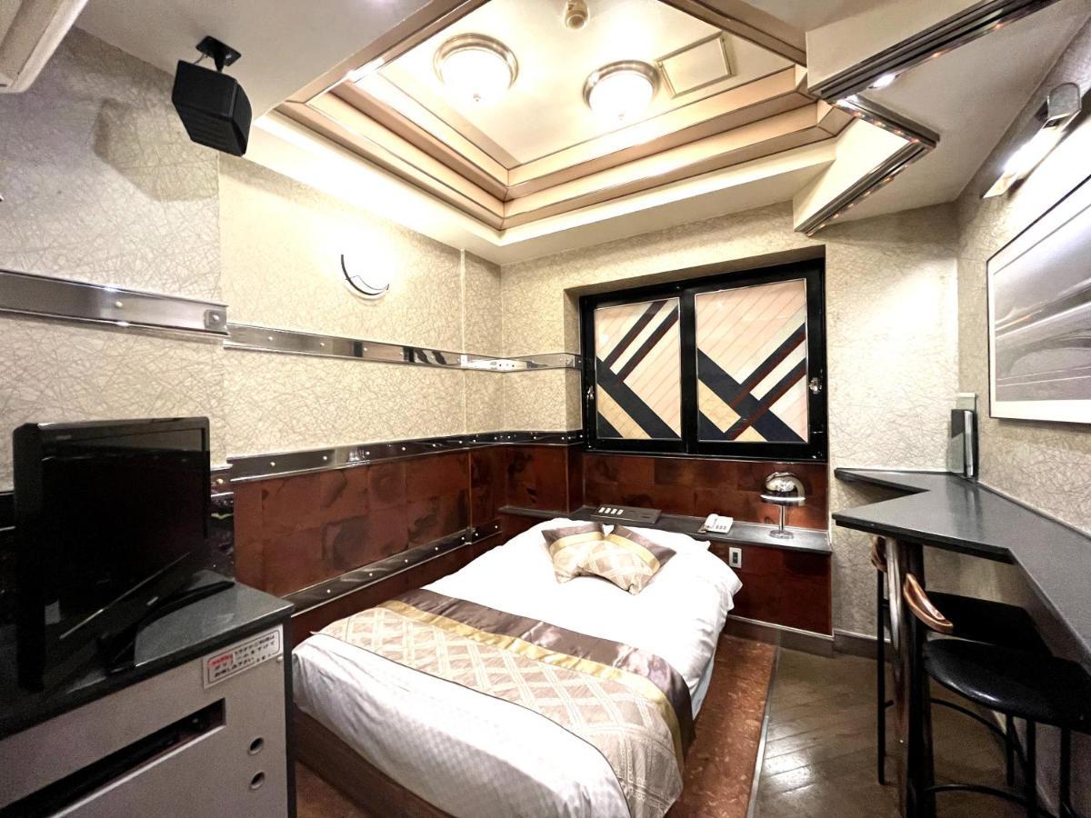 Hotel Crystal 大人専用 Tokió Kültér fotó