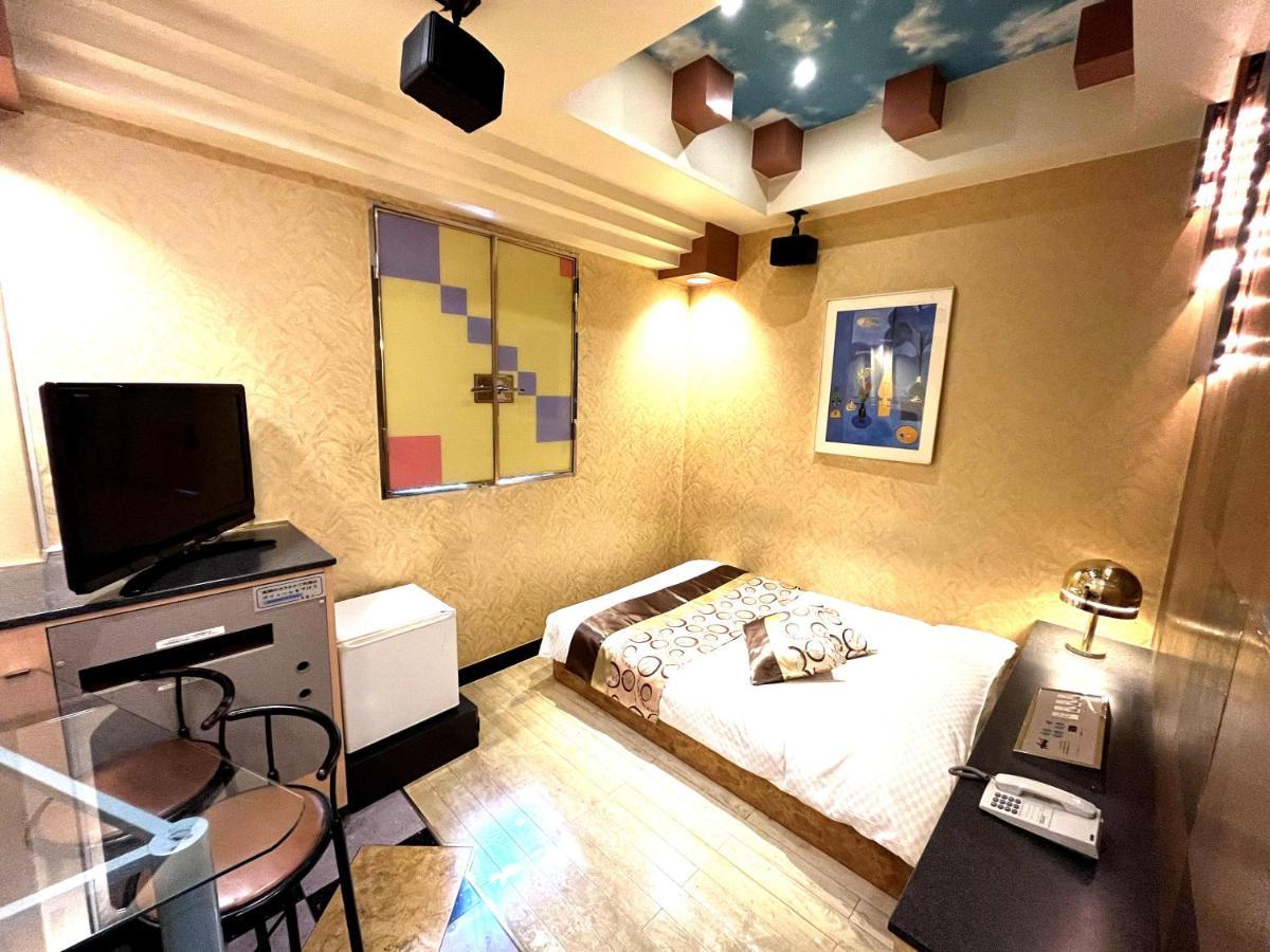 Hotel Crystal 大人専用 Tokió Kültér fotó
