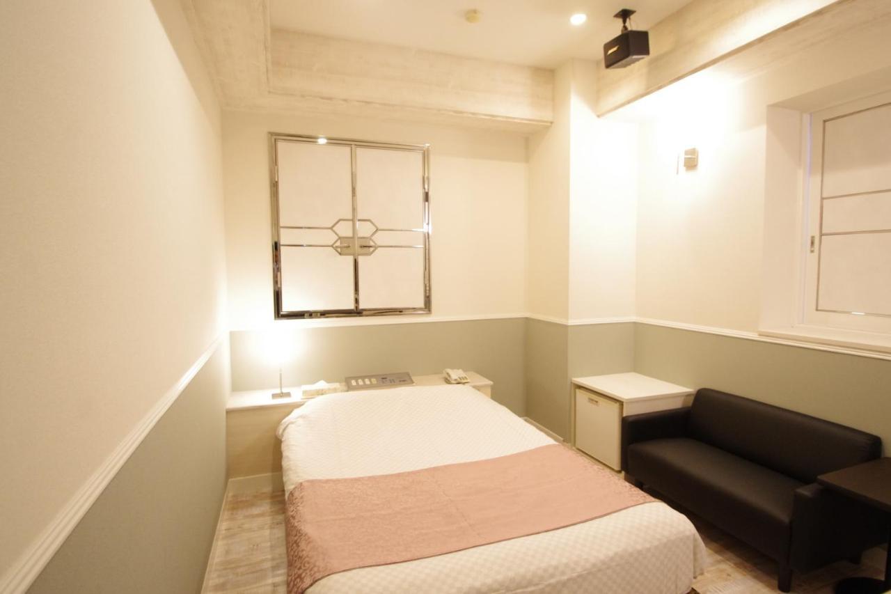 Hotel Crystal 大人専用 Tokió Kültér fotó