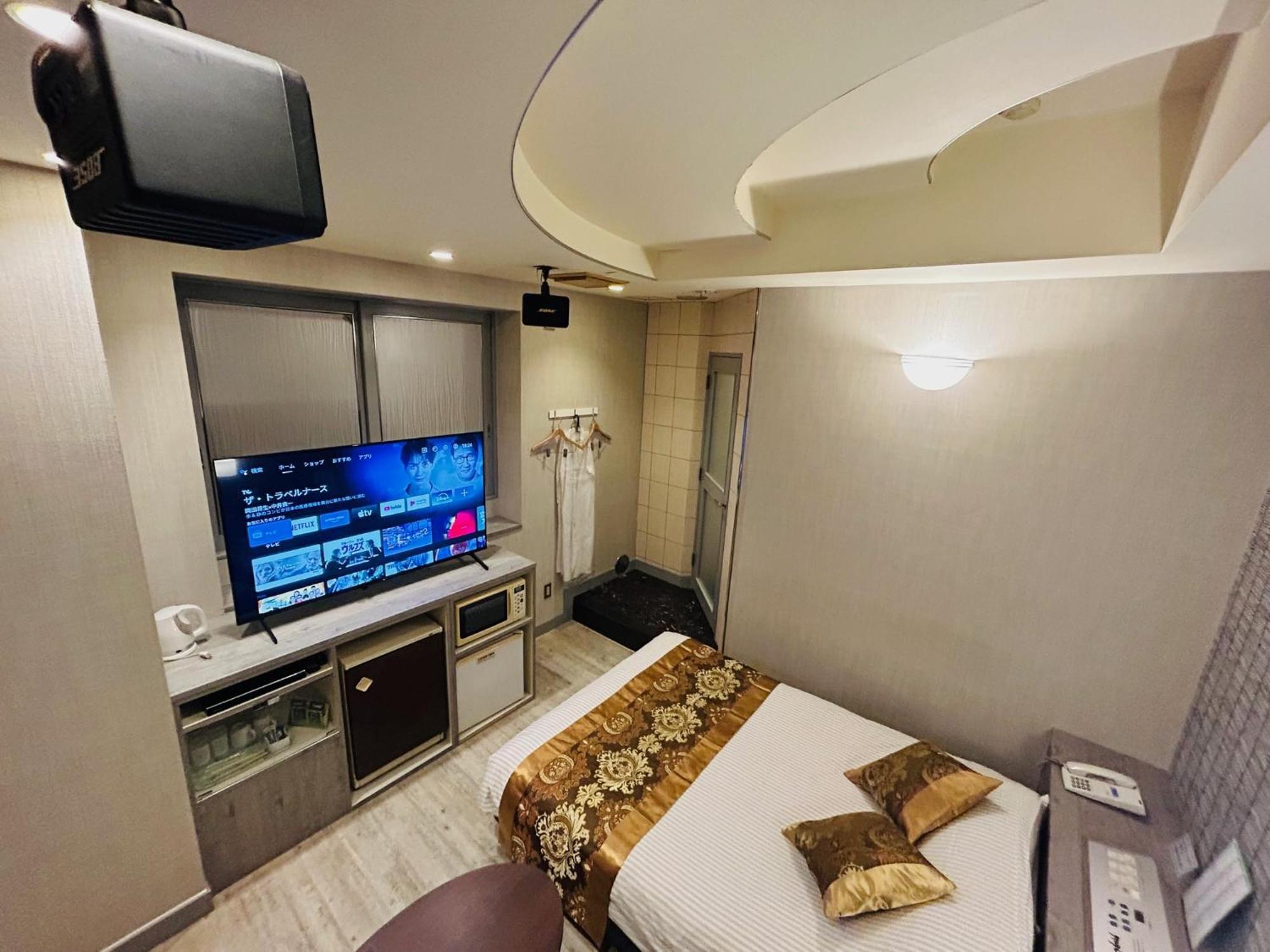 Hotel Crystal 大人専用 Tokió Kültér fotó