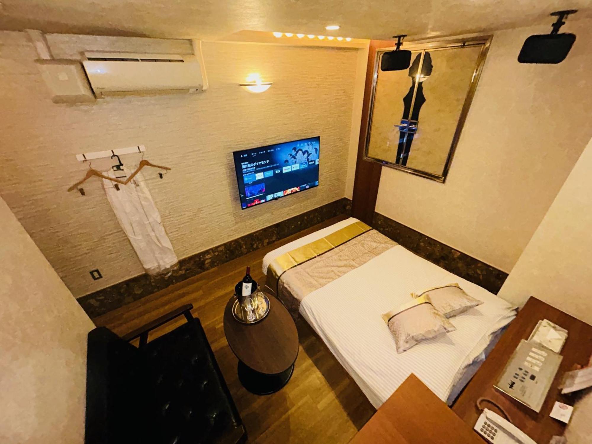 Hotel Crystal 大人専用 Tokió Kültér fotó